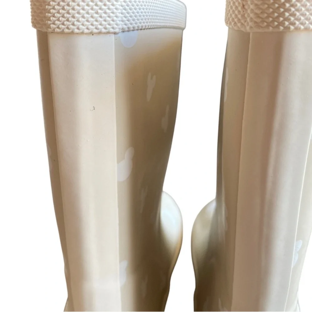 Brand New! Cream/ Neutral/White Mickey Mouse Pattern Rain Boots Size 1